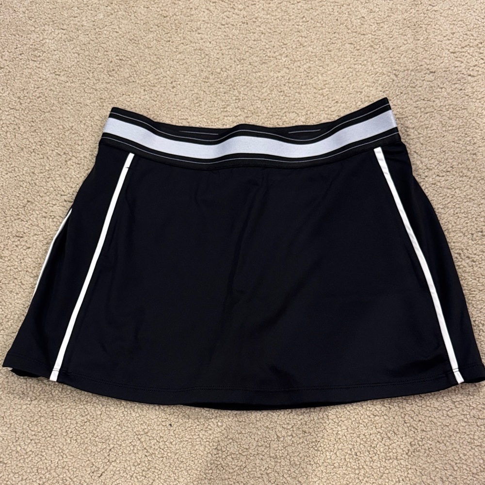 HALARA Black Athletic Skirt with White Trim